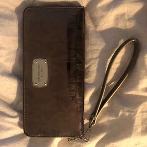 Michael Kors Wallet/ Wrislet
